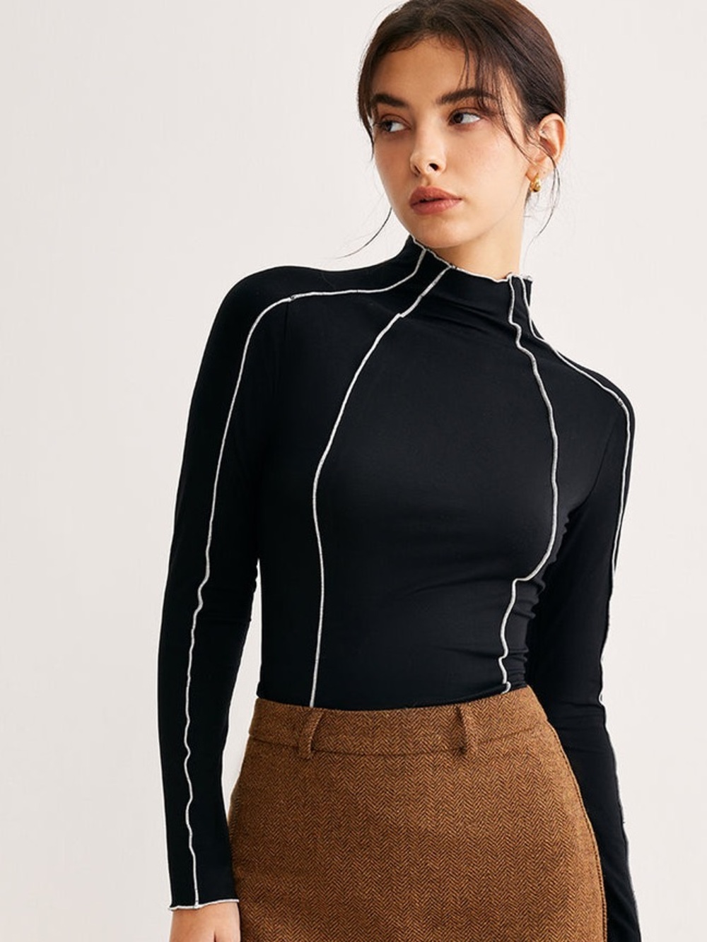 Lettuce Trim Contrast Piping Slim T-Shirt